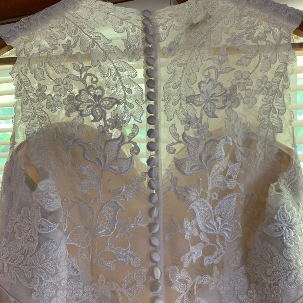 Wedding dress. Size US 10. - Picture 7 of 14